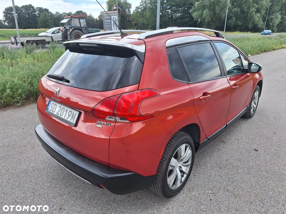 Peugeot 2008 1.2 Pure Tech Allure S&S - 4