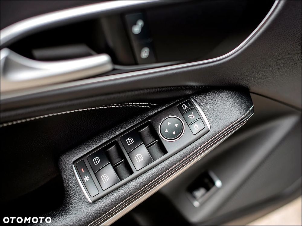 Mercedes-Benz CLA - 31