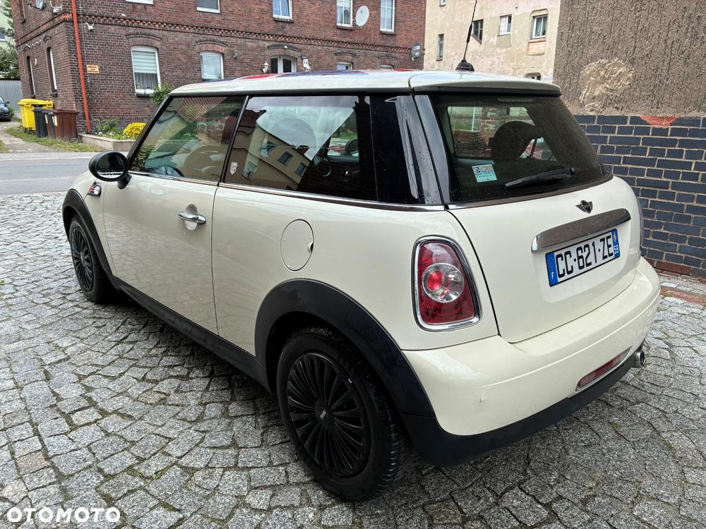 MINI ONE D - 5