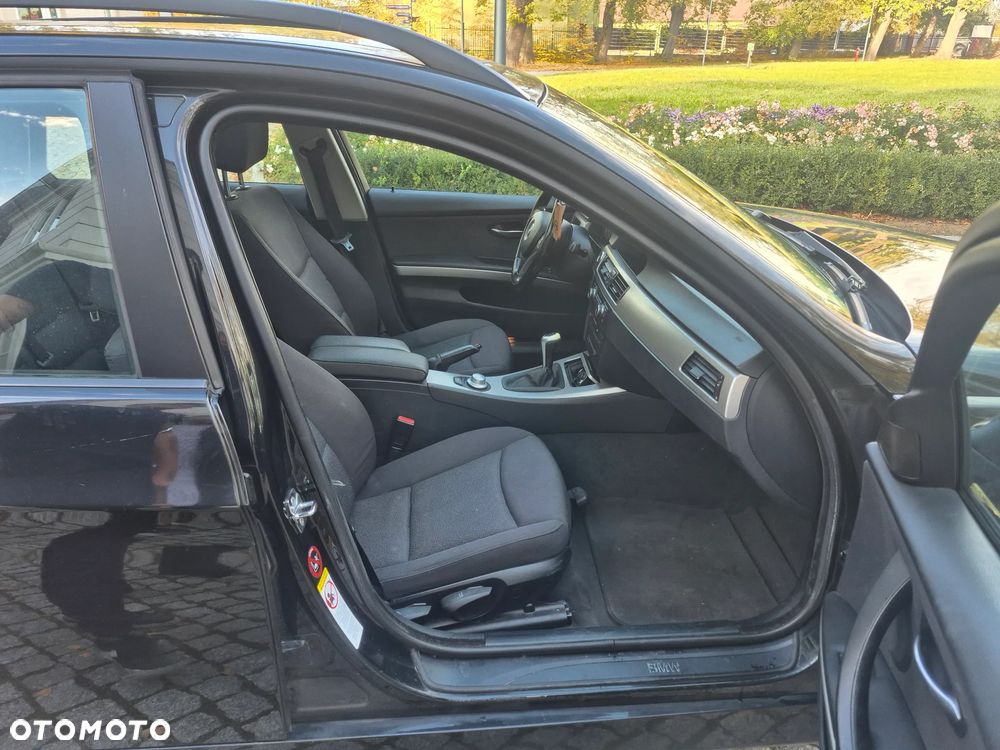 BMW Seria 3 318i - 24