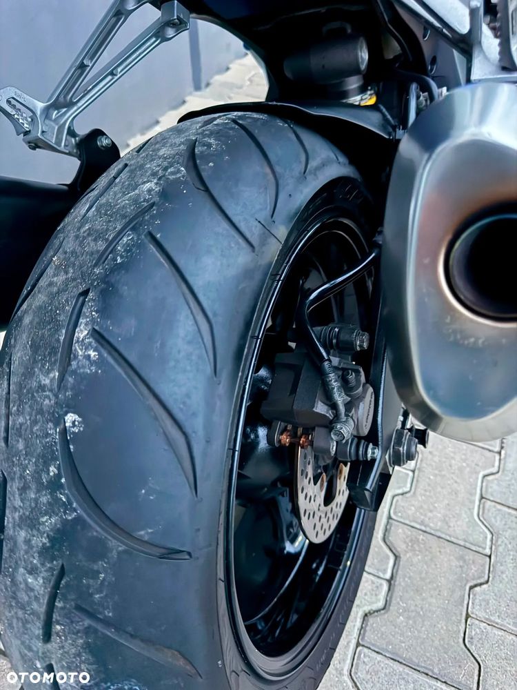 Suzuki GSX-R - 8