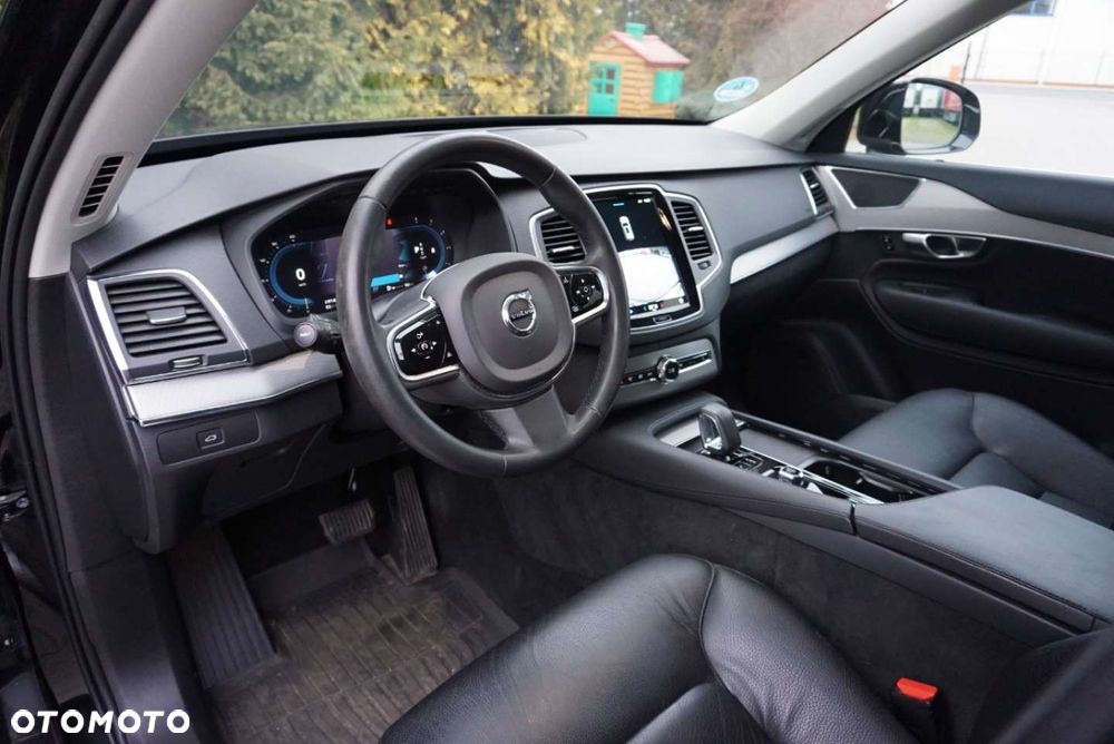 Volvo XC 90 - 9