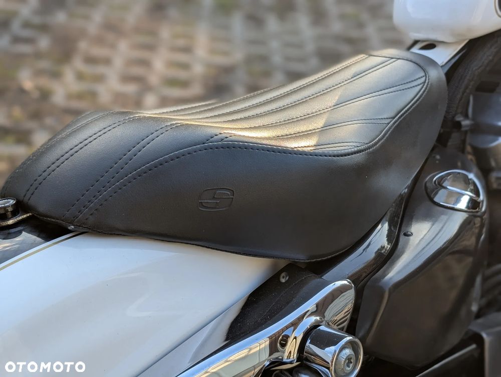 Harley-Davidson Sportster Iron 883 - 12