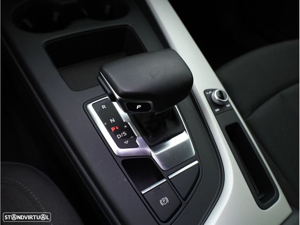 Audi A4 Avant 30 TDI Advanced S tronic - 19