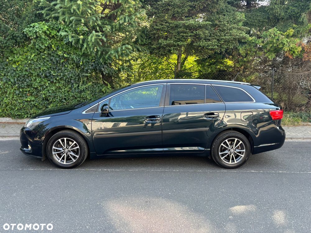 Toyota Avensis 2.0 D-4D Comfort - 4
