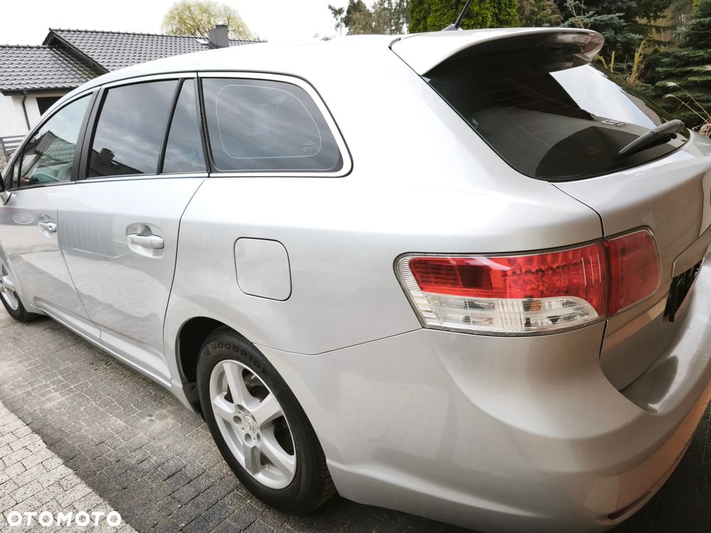 Toyota Avensis 1.8 Multidrive S Comfort - 9