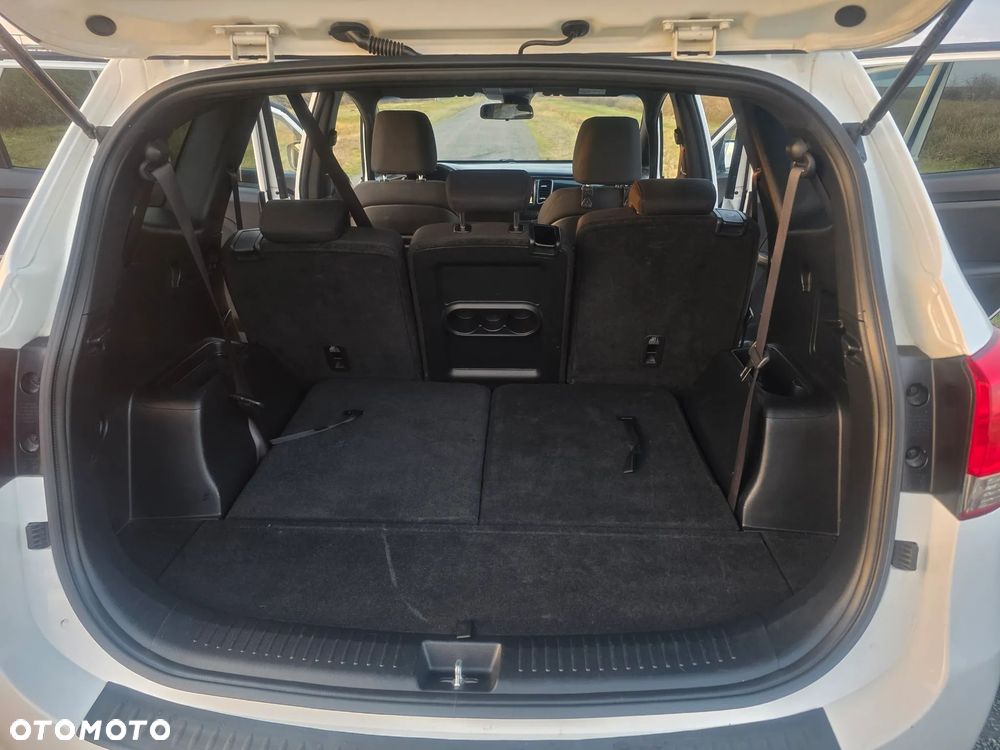 Kia Carens ver-1-7-crdi-xl-7os - 10
