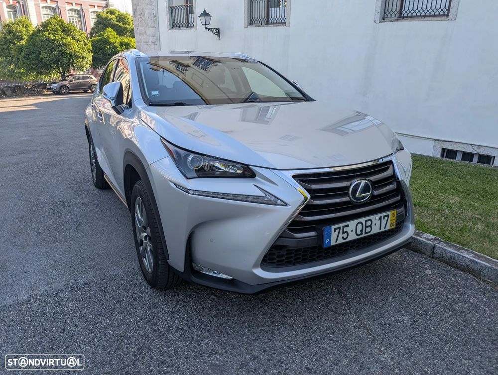 Lexus NX 300h Executive Plus - 3