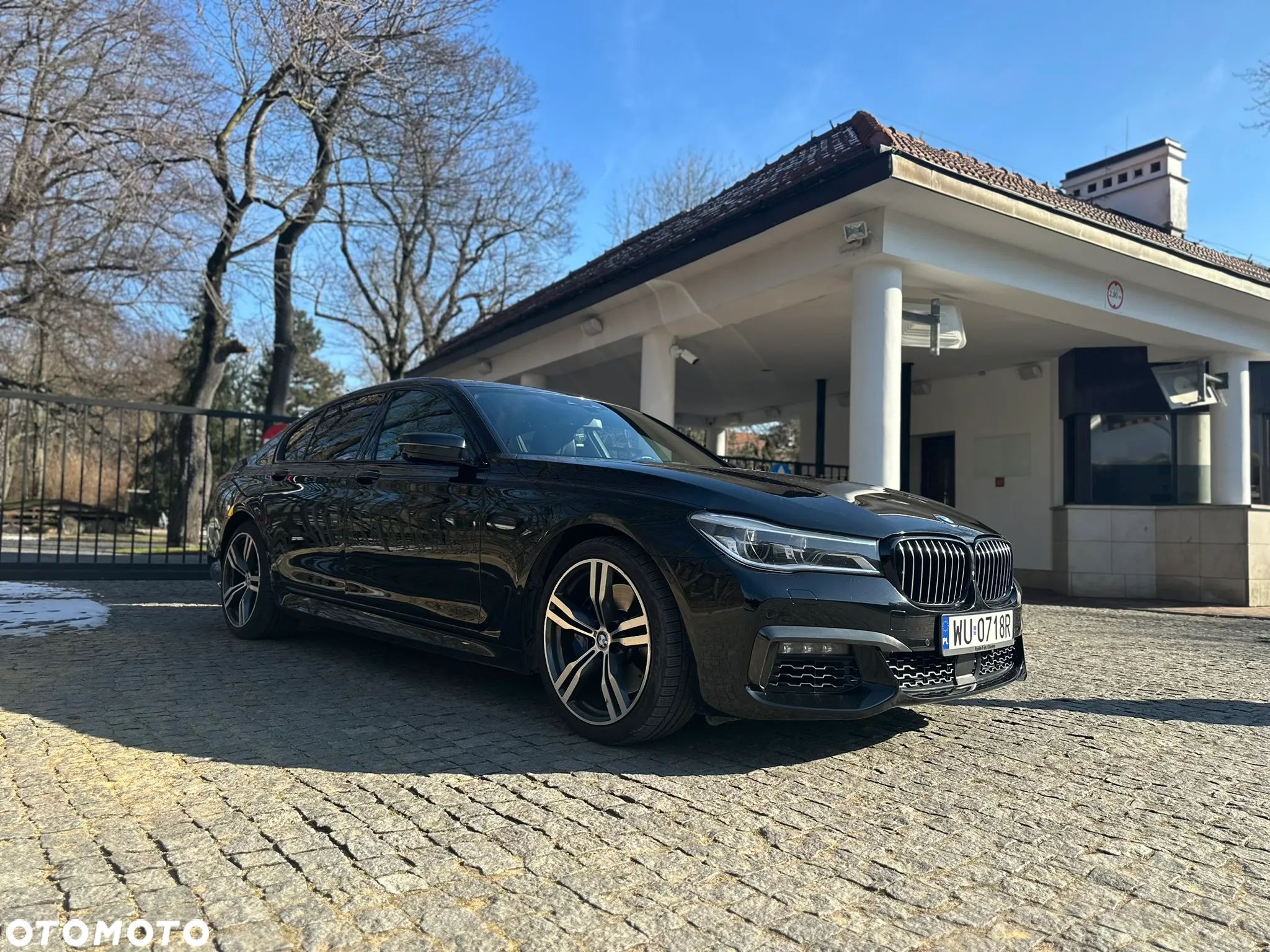 BMW Seria 7 750i xDrive - 1