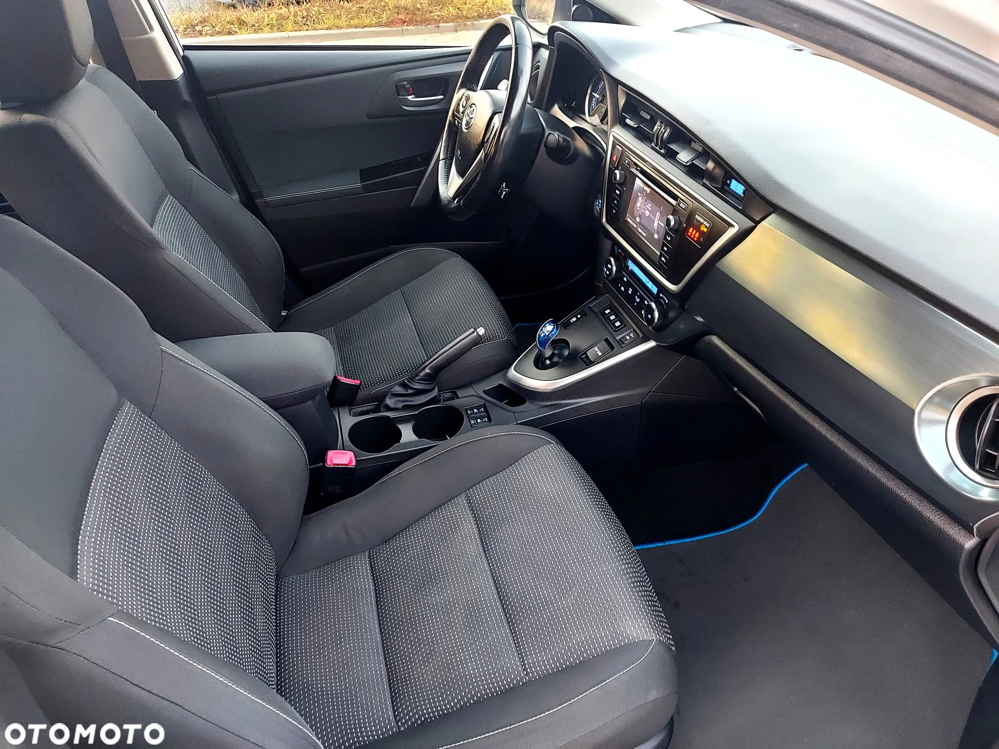 Toyota Auris 1.8 Hybrid Executive - 32