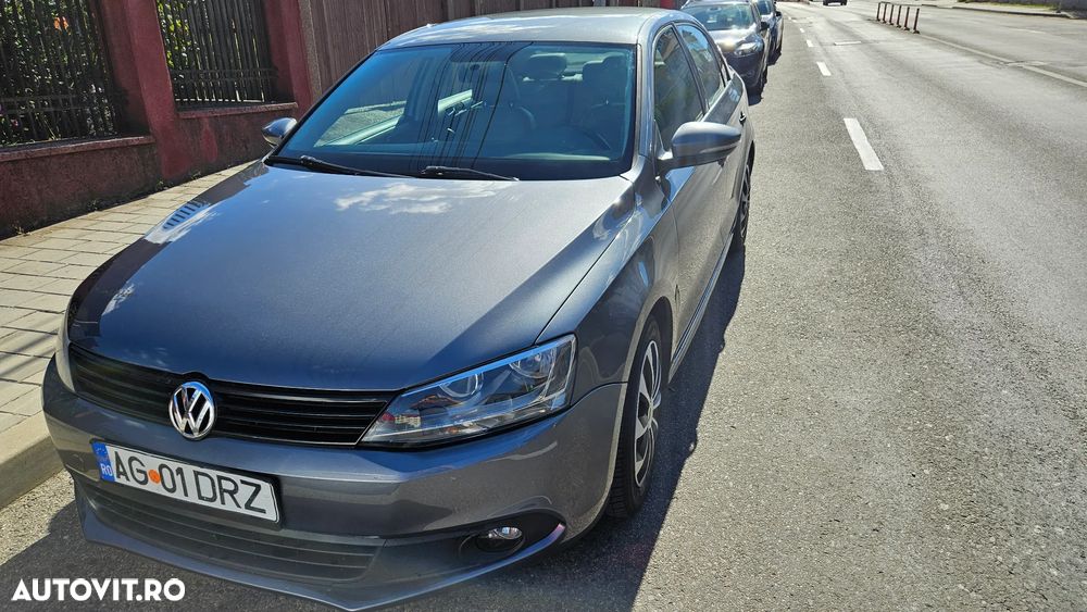 Volkswagen Jetta - 4