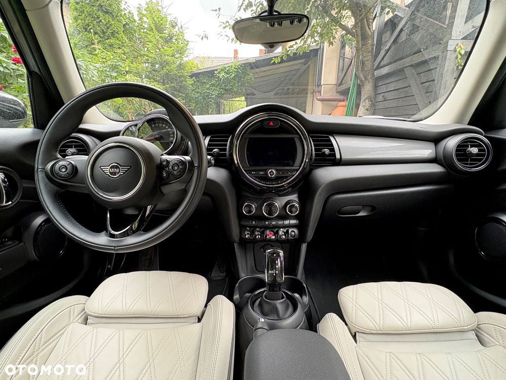 MINI Cooper Standard - 14