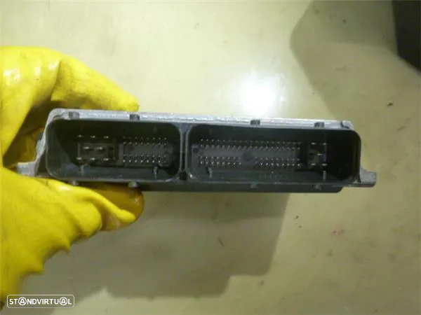 CENTRALINA DO MOTOR VOLKSWAGEN POLO REFª 03E906019B - 2