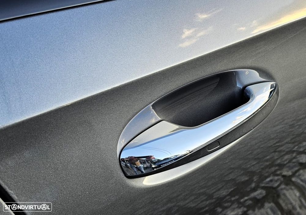 Mercedes-Benz A 250 e 8G-DCT AMG Line - 19