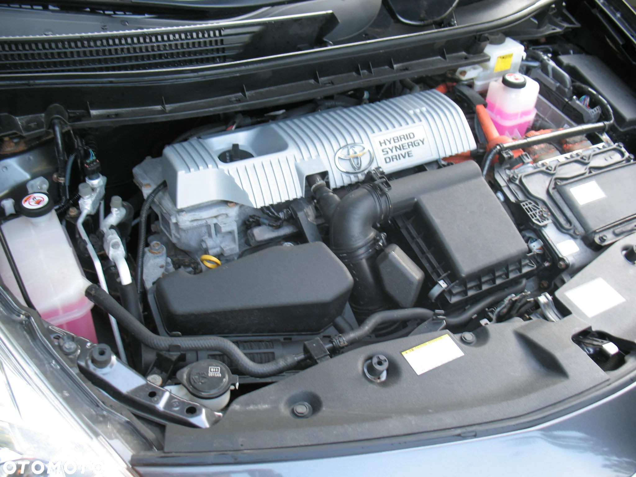 Toyota Prius+ (Hybrid) - 21