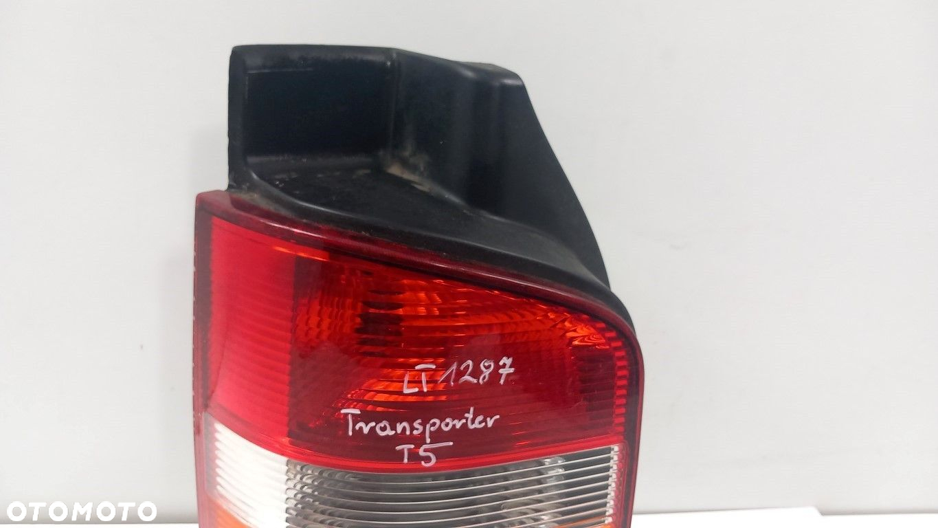 VW TRANSPORTER T5 LAMPA TYŁ LEWA - 2
