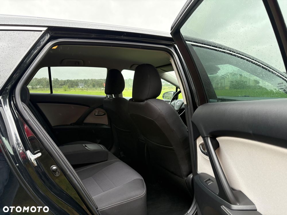 Toyota Avensis Touring Sports 2.0 D-4D Edition S+ - 24