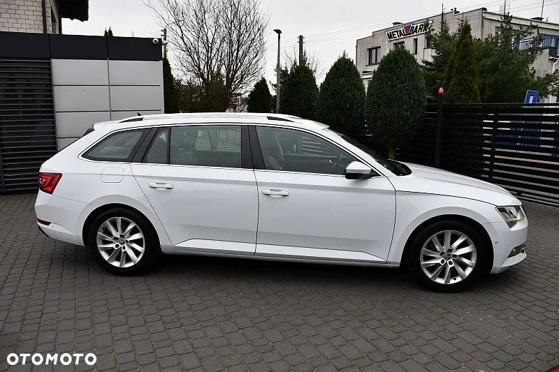 Skoda Superb 2.0 TDI Sportline - 34