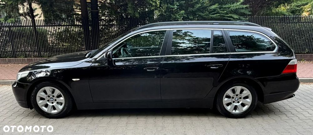 BMW Seria 5 525d - 27