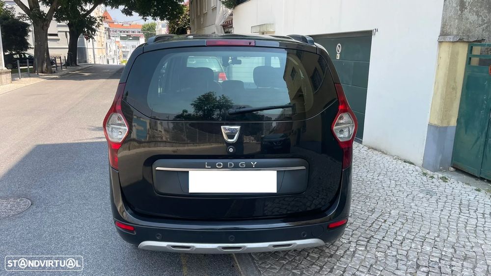 Dacia Lodgy 1.5 Blue dCi Stepway 7L - 1