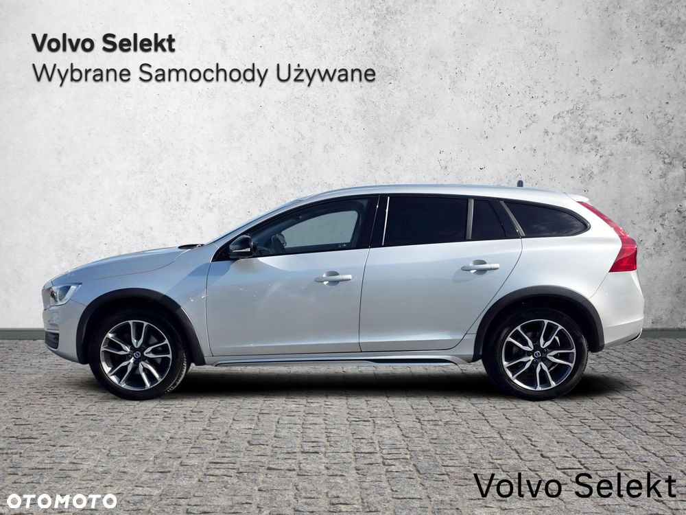 Volvo V60 Cross Country - 6