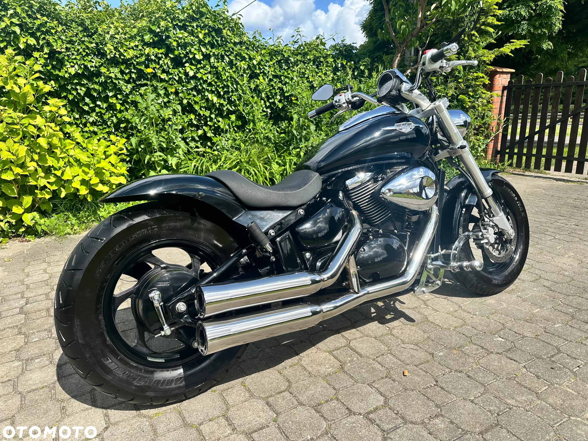 Suzuki Intruder - 2