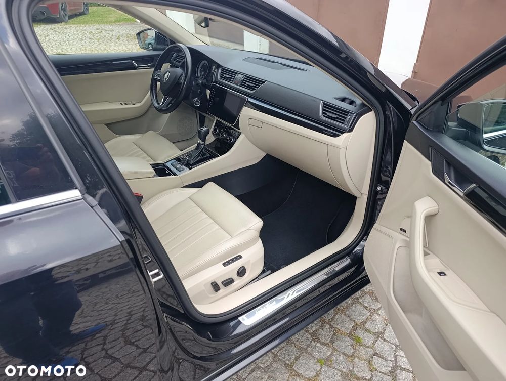 Skoda Superb 2.0 TDI 4x4 L&K DSG - 11