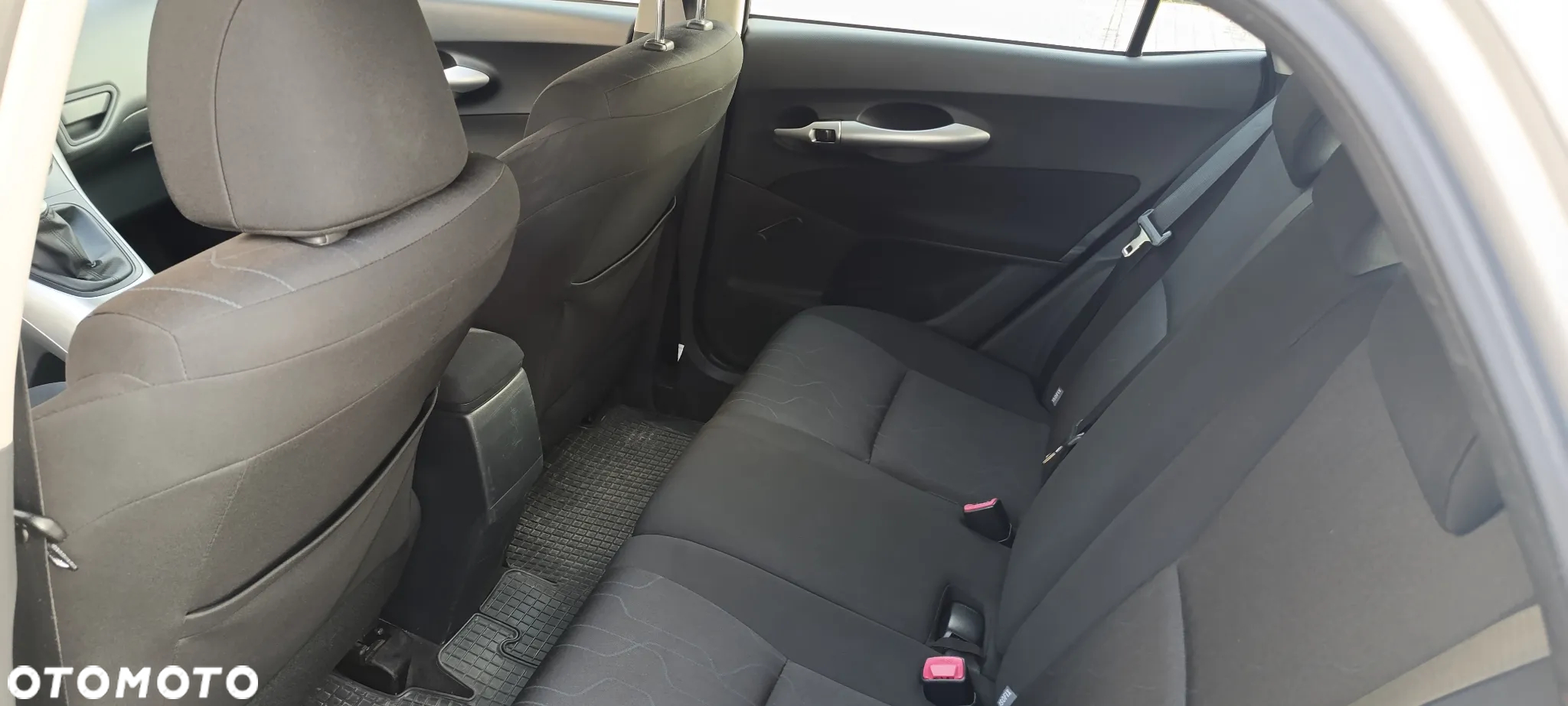 Toyota Auris 1.6 Active - 12