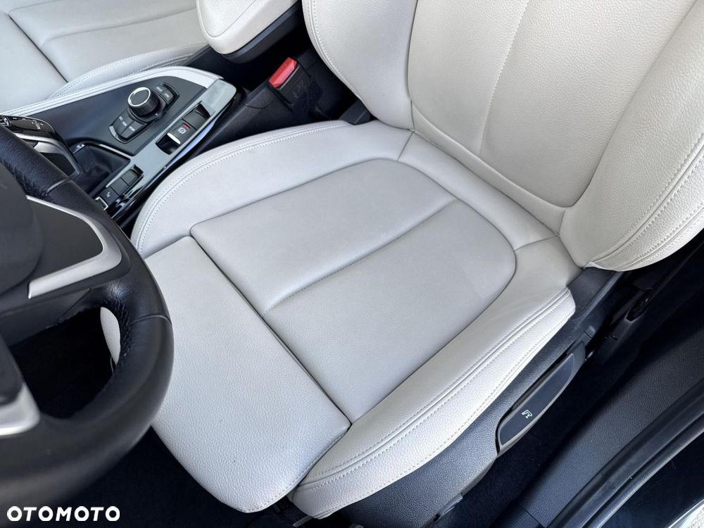 BMW X1 sDrive18d xLine - 14