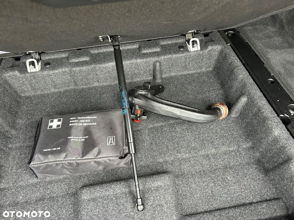 BMW Seria 5 520d Sport Line - 40