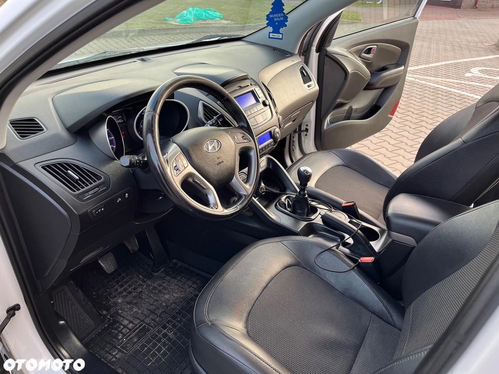Hyundai ix35 1.6 2WD Fifa World Cup Edition - 5