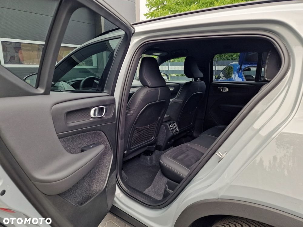 Volvo XC 40 - 25