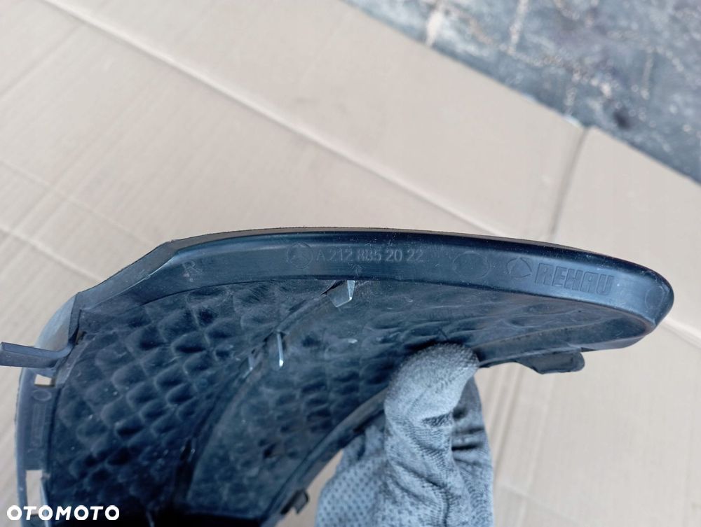 MERCEDES W212 KRATKA HALOGENU ZDERZAKA PRZÓD PRAWA LIFT A2128852022 - 3