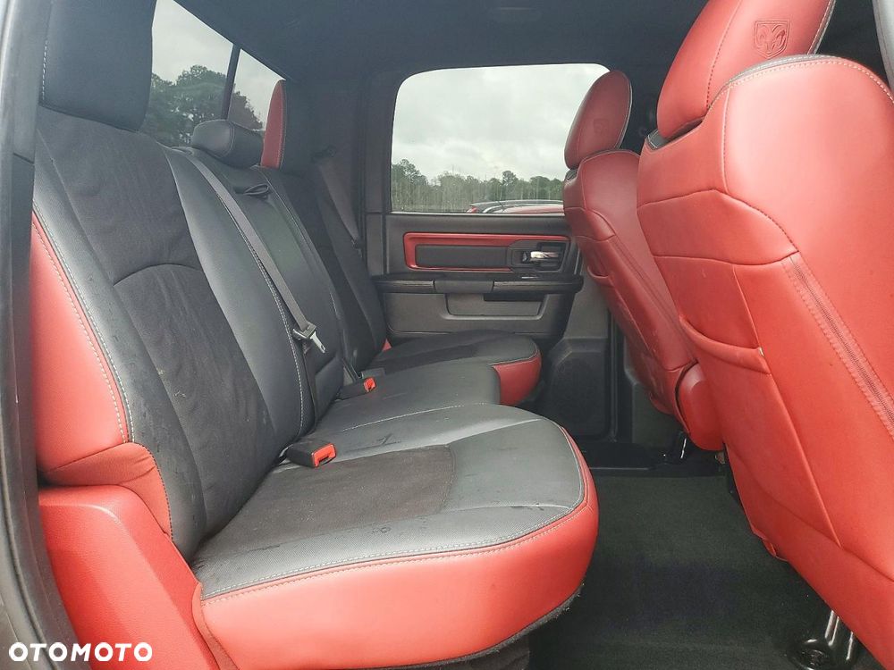Dodge RAM 5.7 4x4 - 8