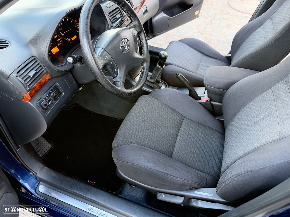 Toyota Avensis SW 1.8 VVT-i TA - 37