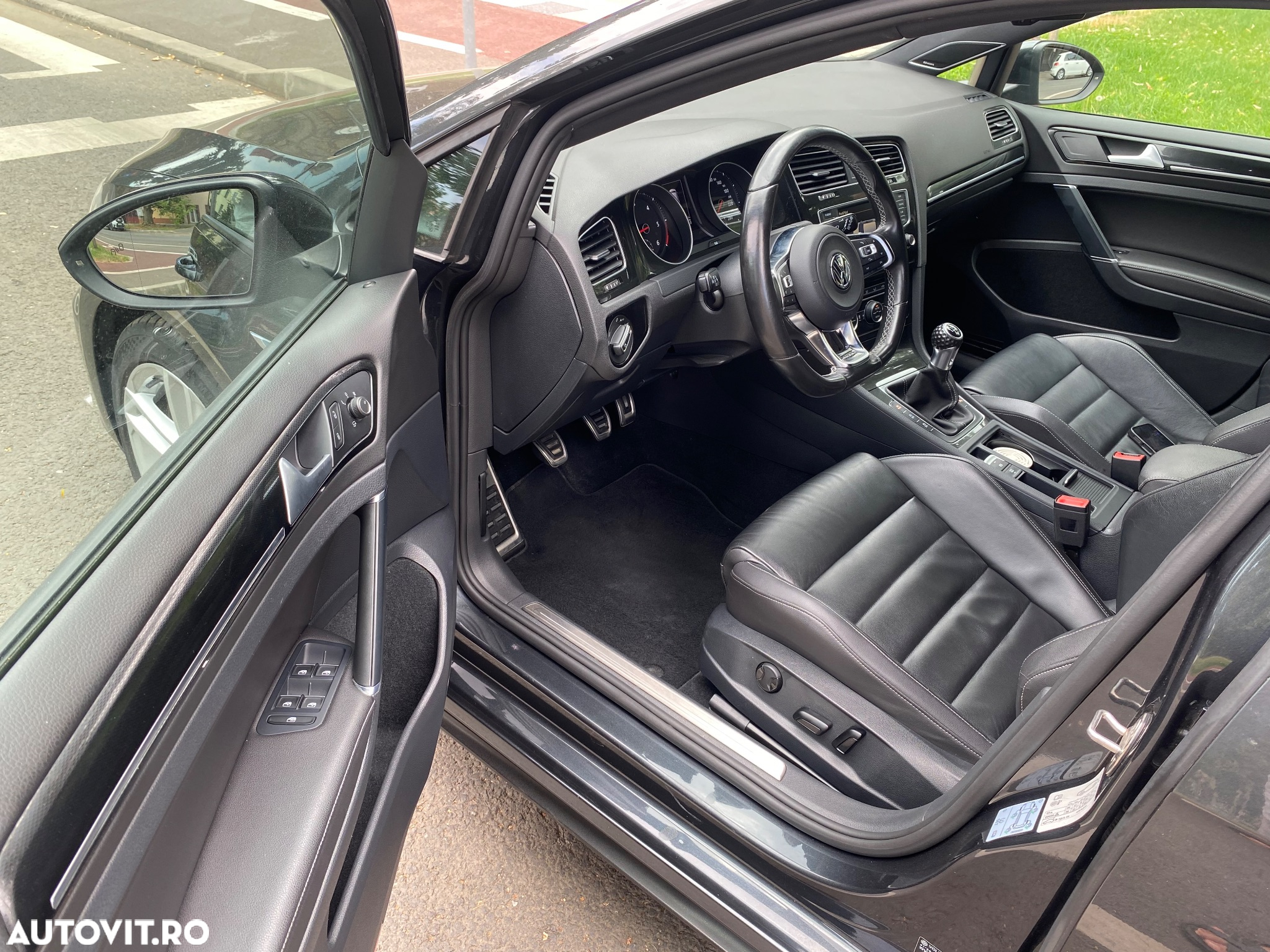 Volkswagen Golf 2.0 TDI DPF BMT GTD - 22