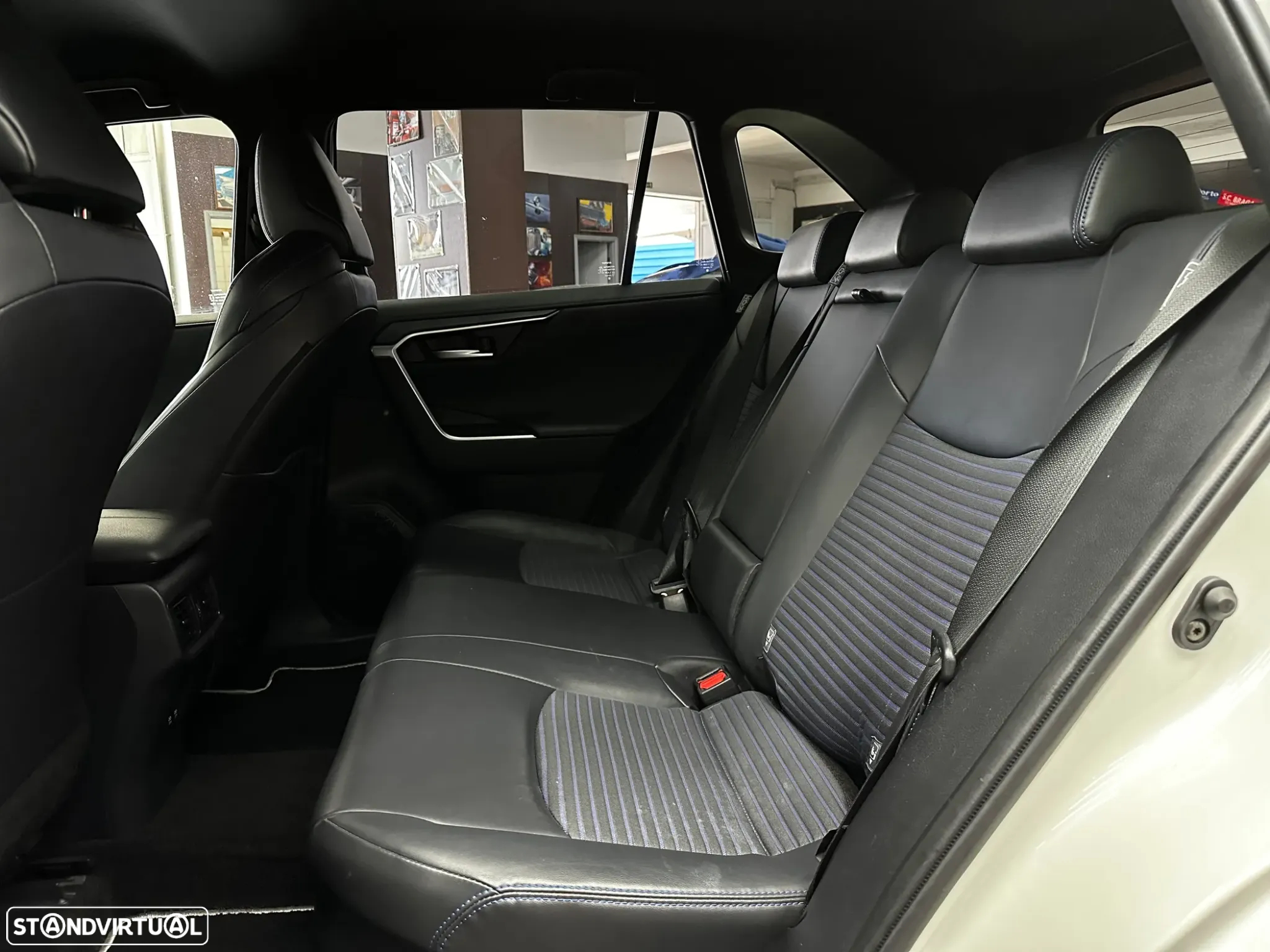 Toyota RAV4 2.5 HDF Square Collection - 14
