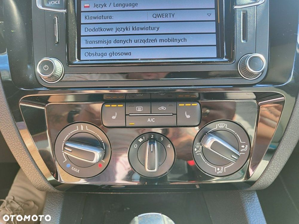 Volkswagen Jetta 1.8T SE - 23