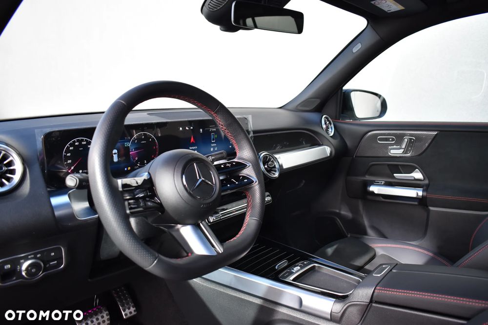 Mercedes-Benz GLB - 10