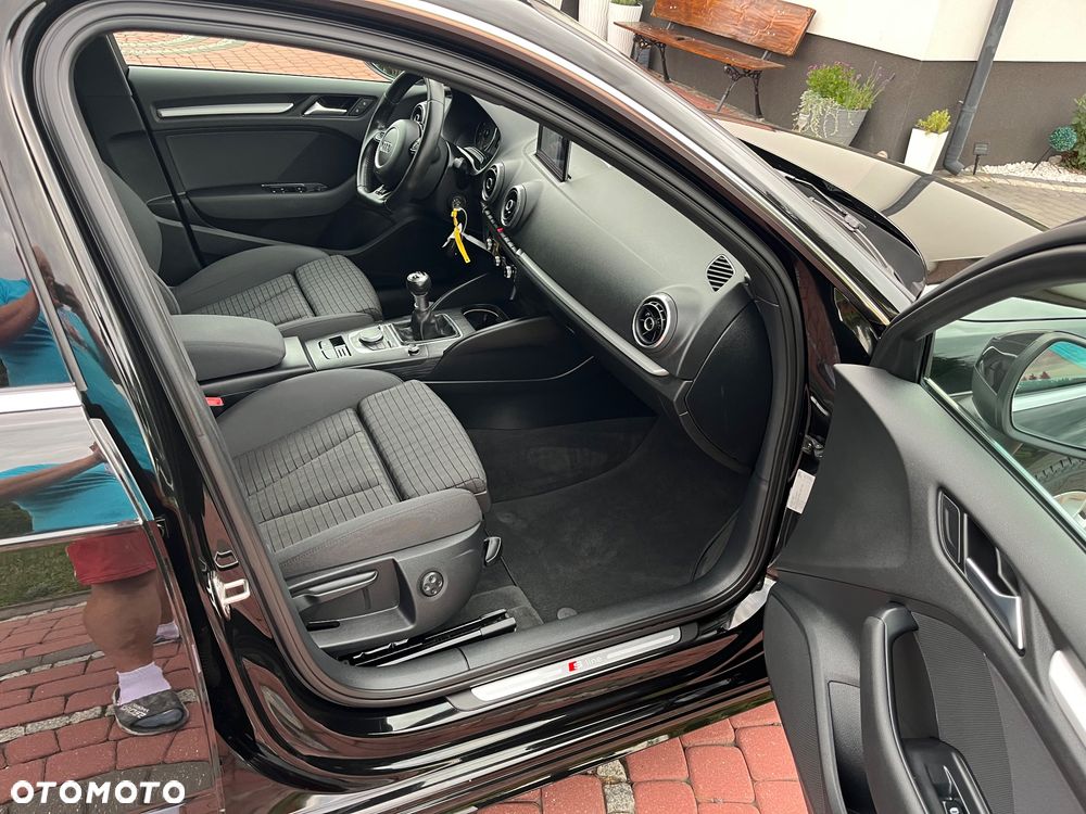 Audi A3 Sportback 1.4 TFSI S line Sportpaket - 16