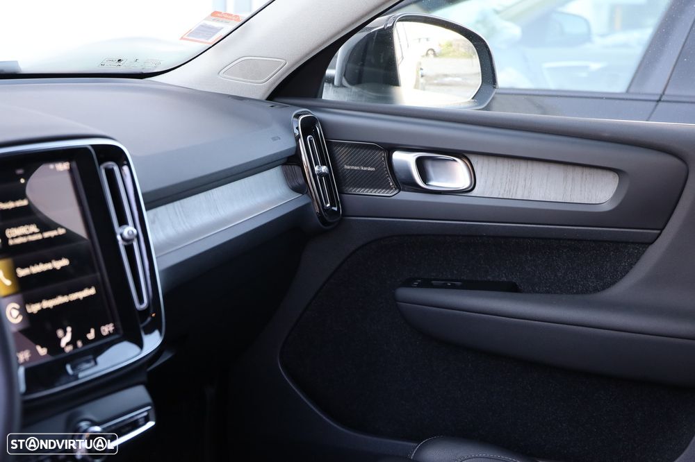 Volvo XC 40 2.0 B4 Inscription - 14