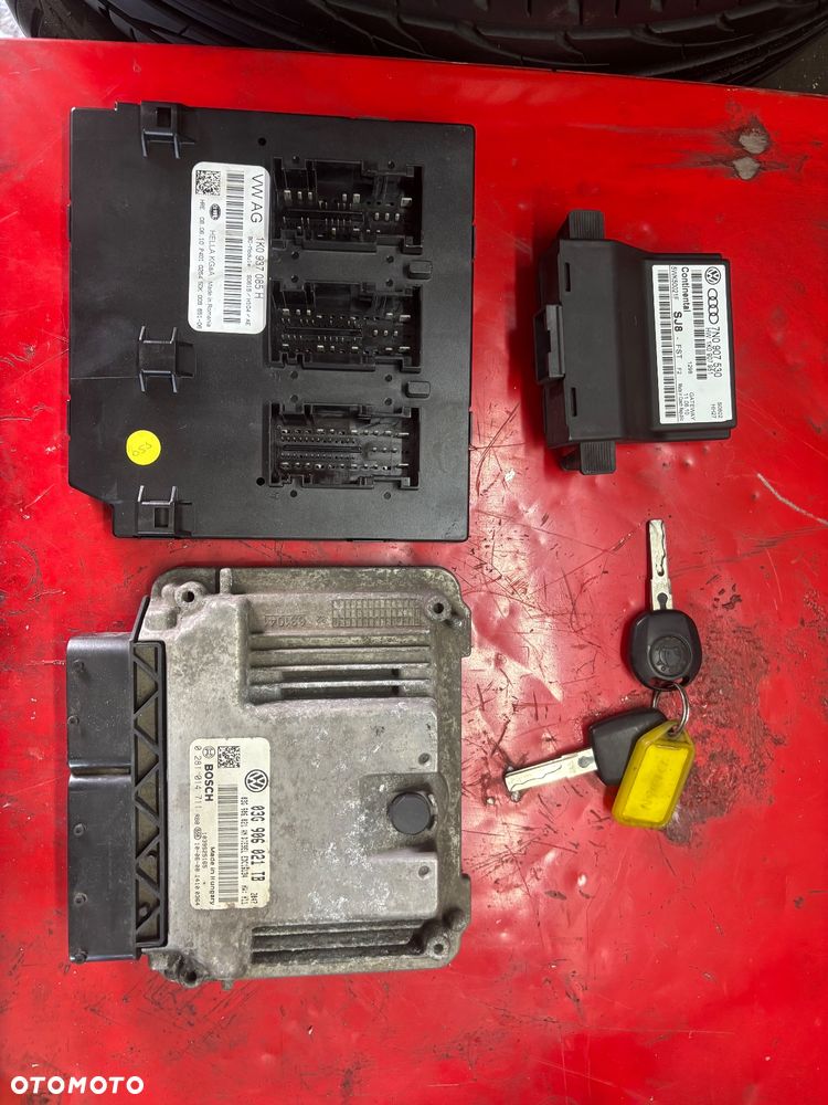 SKODA OCTAVIA ZESTAW STARTOWY KOMPUTER SILNIKA KLUCZYKI 03G 906 021 TB - 1