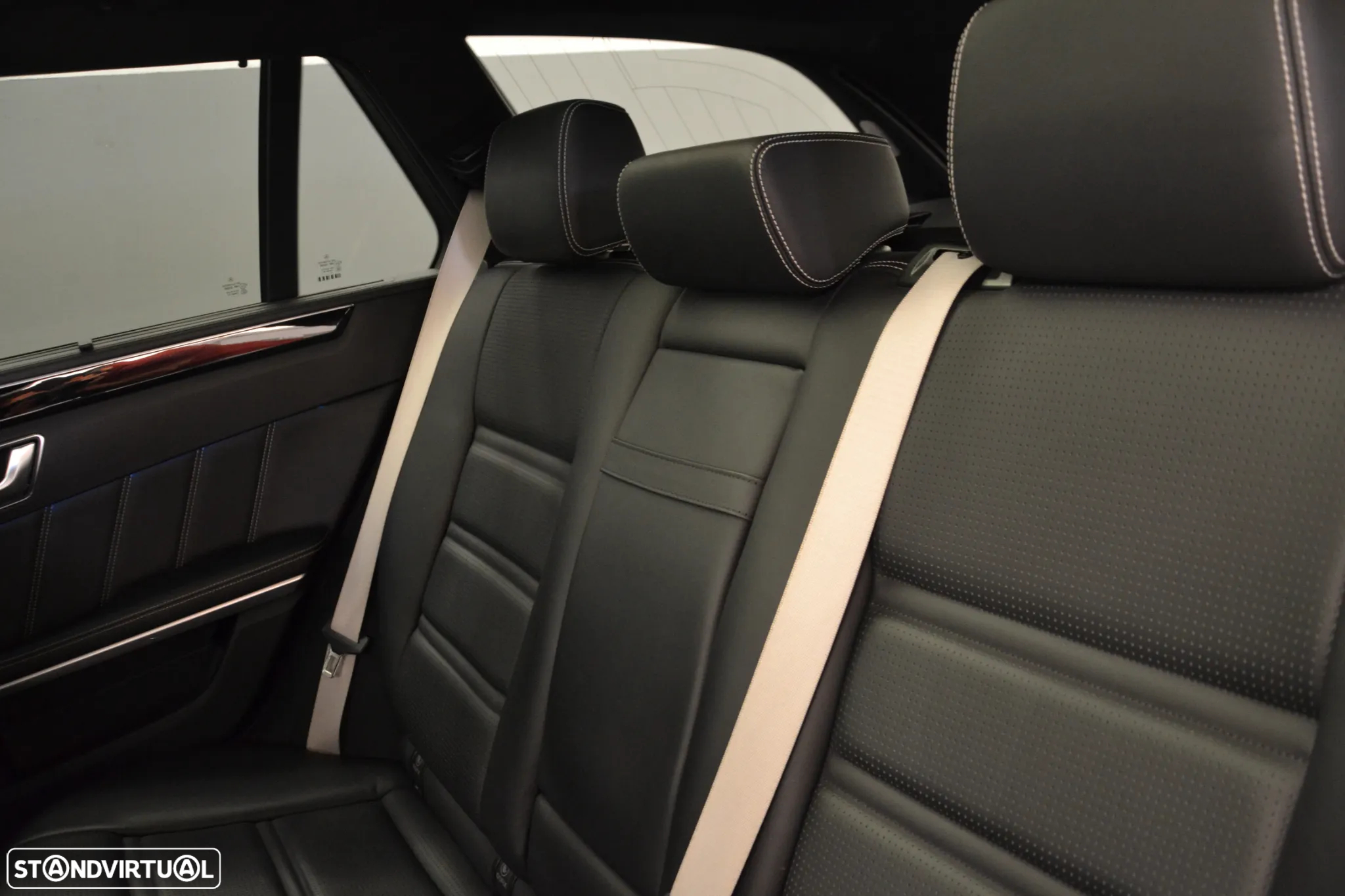 Mercedes-Benz E 63 AMG S 4-Matic - 29