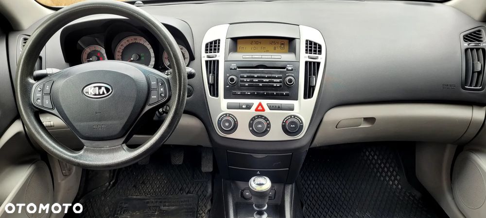 Kia Ceed 1.6 Comfort + - 5