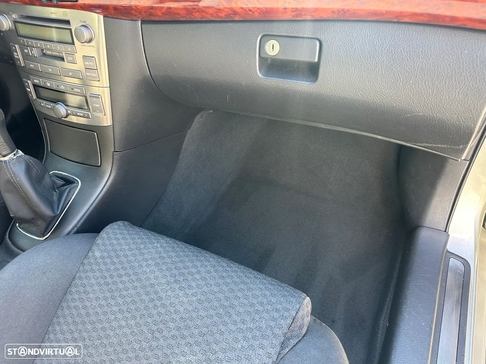 Toyota Avensis S/D 1.6 Sol EC - 16