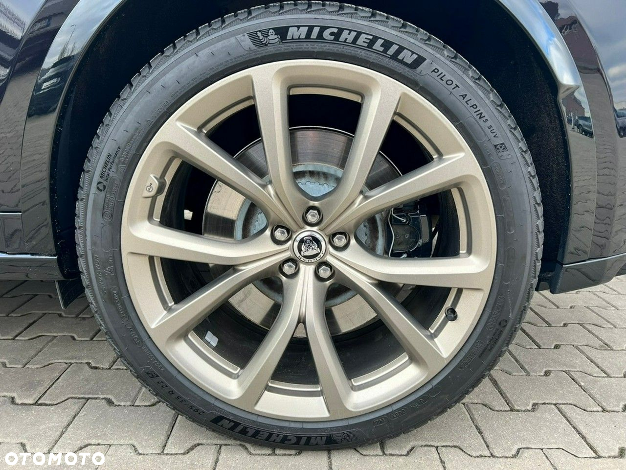 Jaguar F-Pace - 11