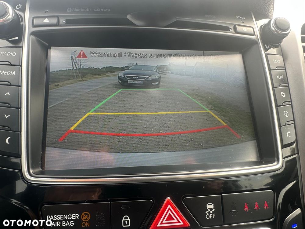 Hyundai i30 blue 1.6 CRDi Trend - 29