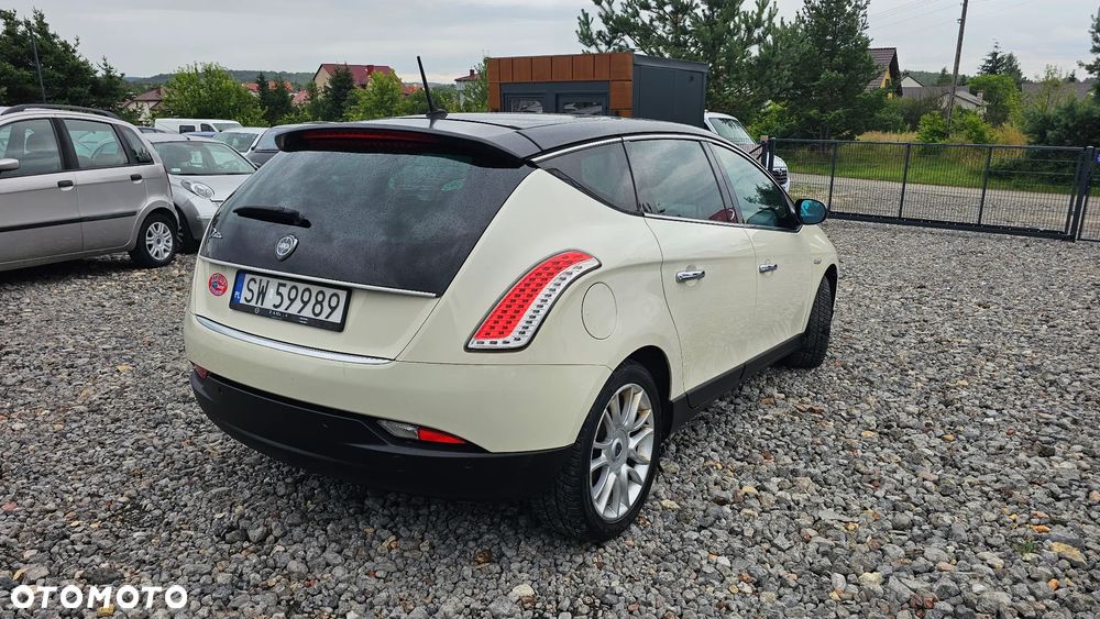 Lancia Delta 1.6 MJ Platino Selectronic - 10