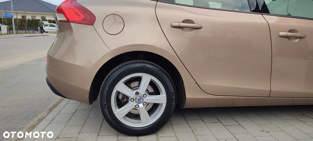 Volvo V40 D2 Kinetic - 33