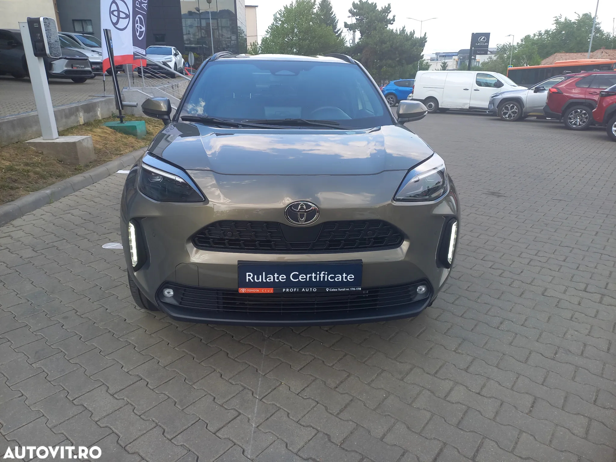 Toyota Yaris Cross 1.5 VVT-i HSD 4x2 Dynamic - 3